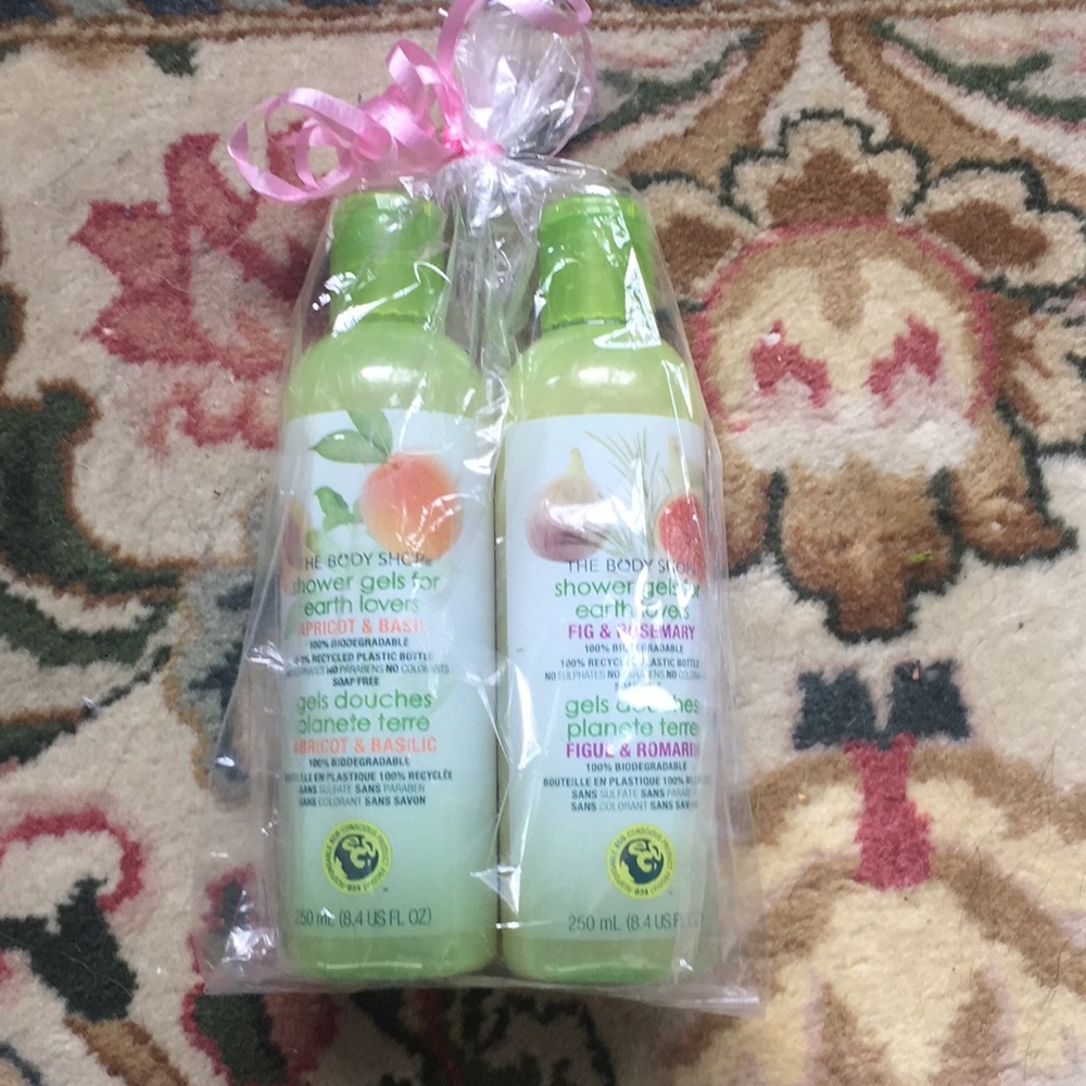 The Body Shop shower gel gift for earth lovers